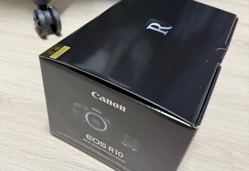 EOS R10 BOX